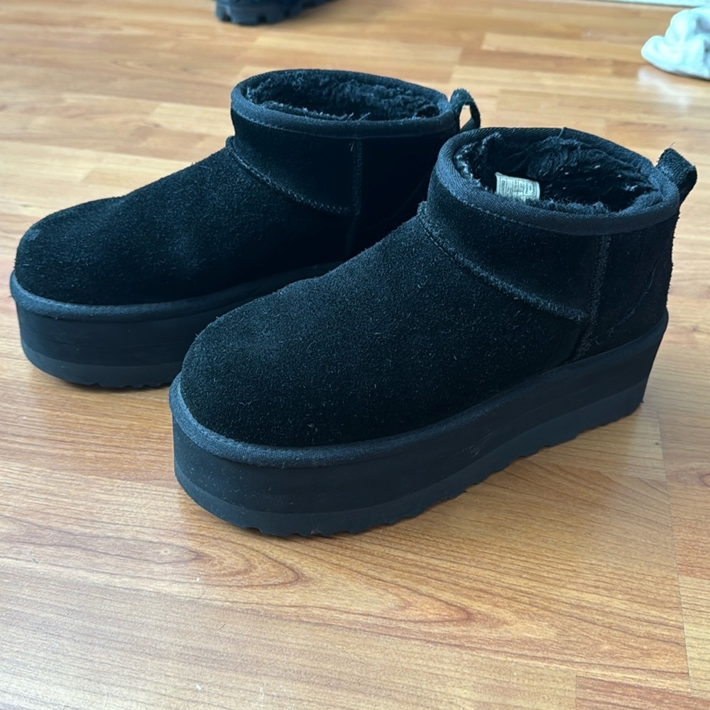 UGG Classic Ultra Mini Platform